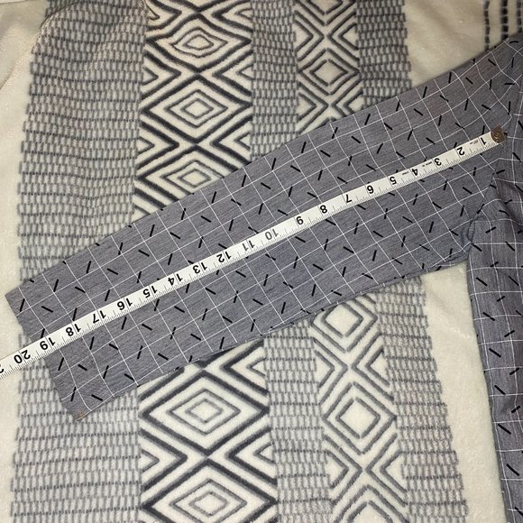 Vintage Diamond's Run Geometric Print Grayscale Lightweight Blazer Shacket - Picture 11 of 12